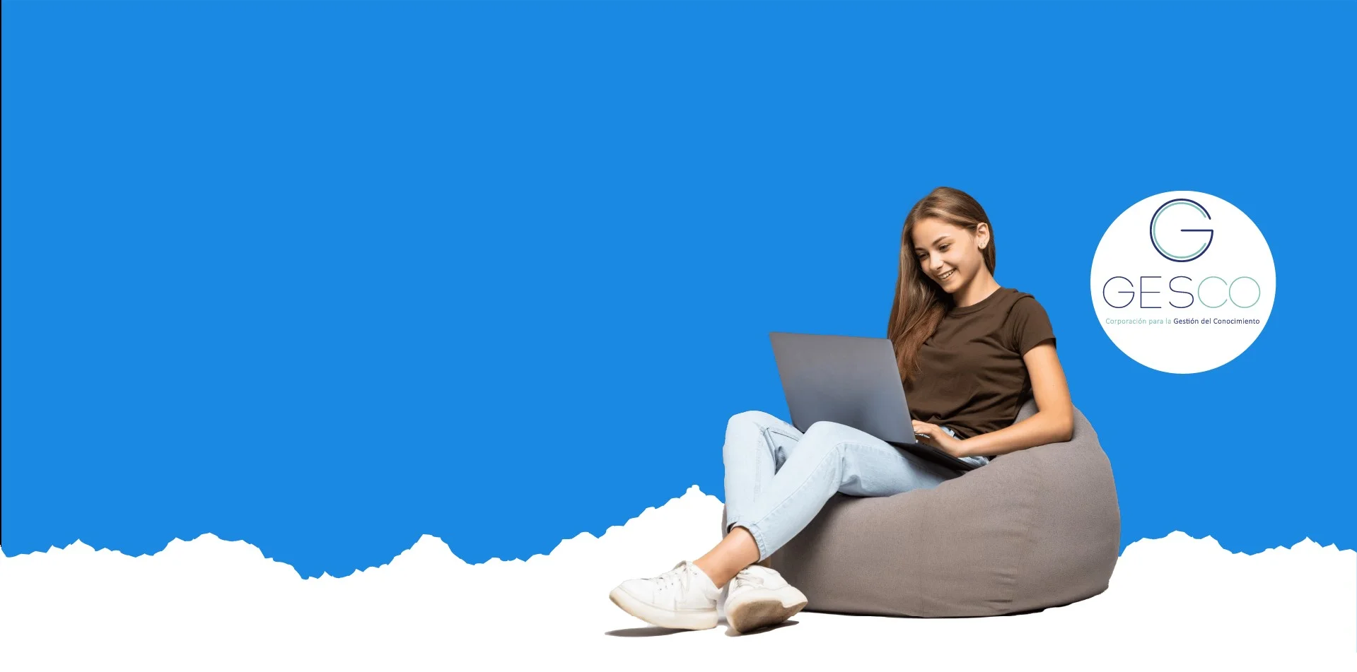 Estudiantes preparándose online para ingresar a la universidad con GESCO
